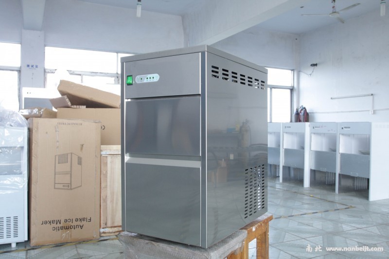 NB-XHJ-120全自動(dòng)雪花制冰機(jī)