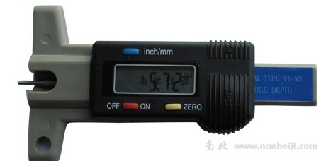 數(shù)顯碳化深度尺